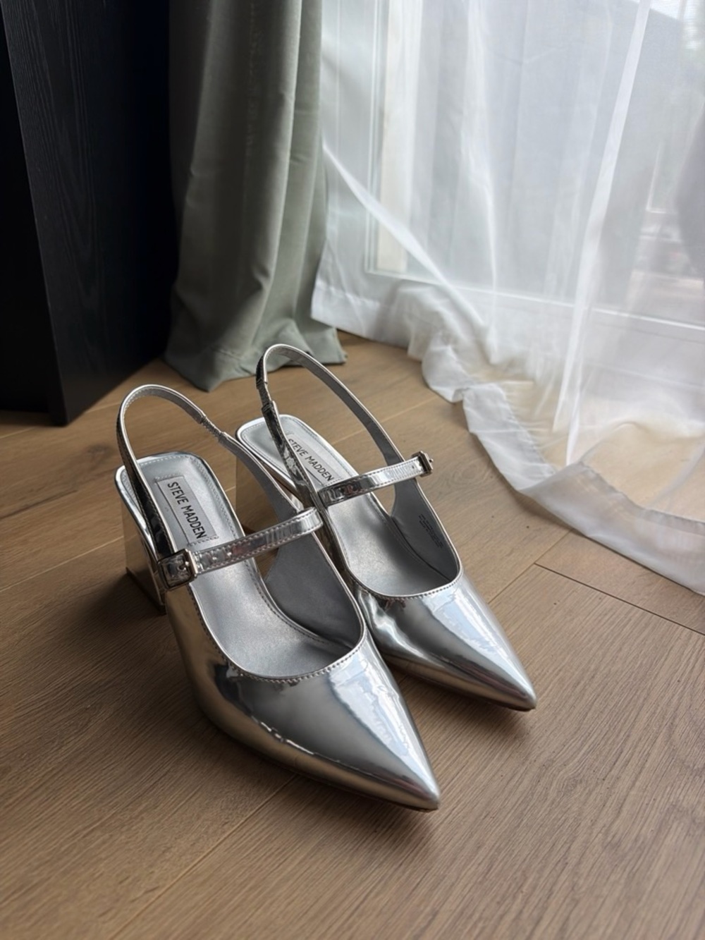 Steve Madden Silver Metallic Slingback Heels – Size 8M